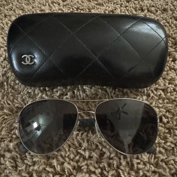 CHANEL Black Aviator Sunglasses with Quilted Case main image 7